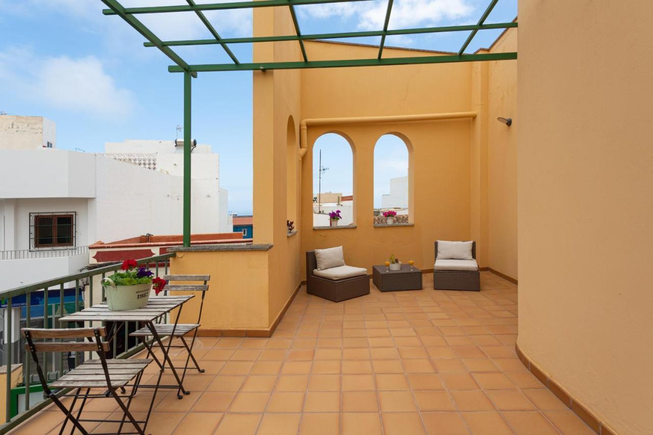 The Yellow House - Solarium - Climatized Pool Gáldar Buitenkant foto